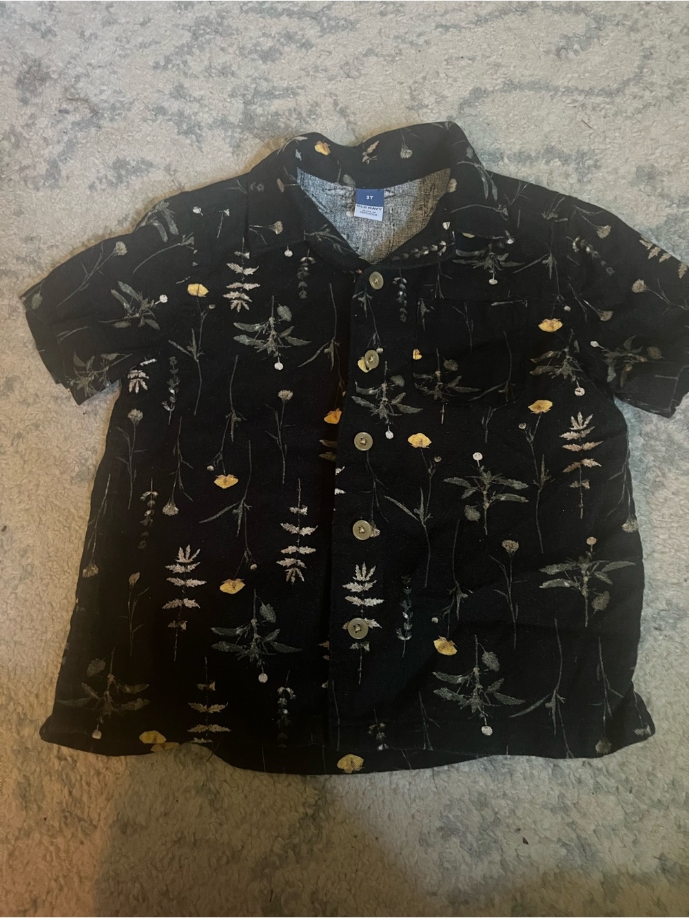 Old Navy Black Short-Sleeve Button-Up Shirt